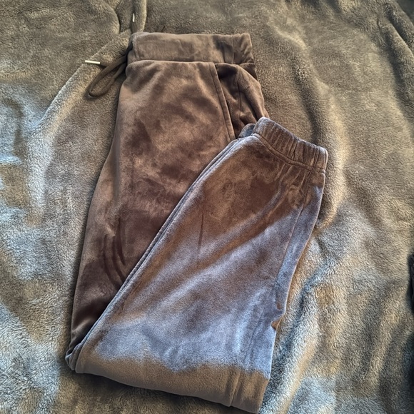 UGG Grey Velour jogger and zip jacket - Picture 4 of 11